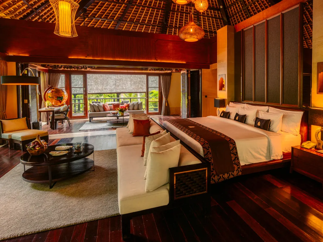  Emperor Suite Bedroom