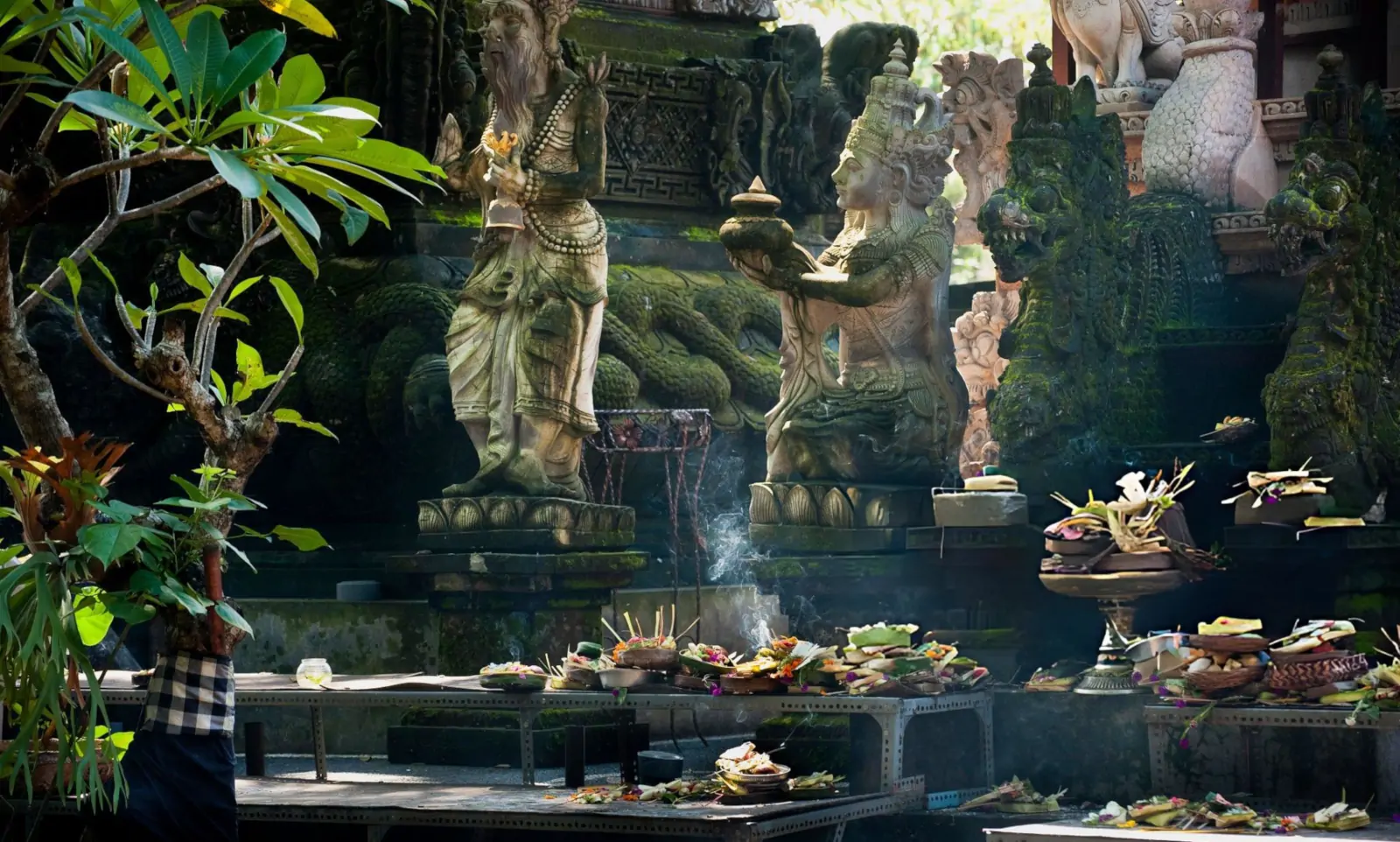 Balinese Hindu ceremony in Ubud during March cultural celebration