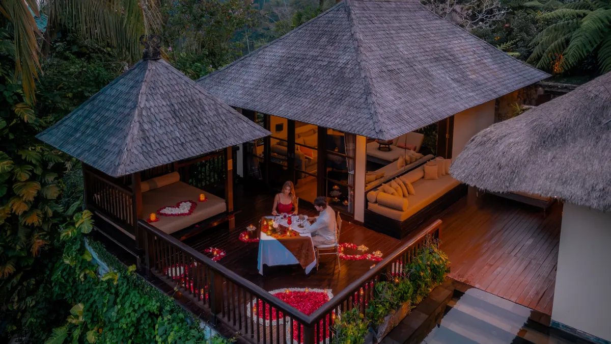 Luxury candlelit dinner overlooking the rainforest at Hanging Gardens of Bali